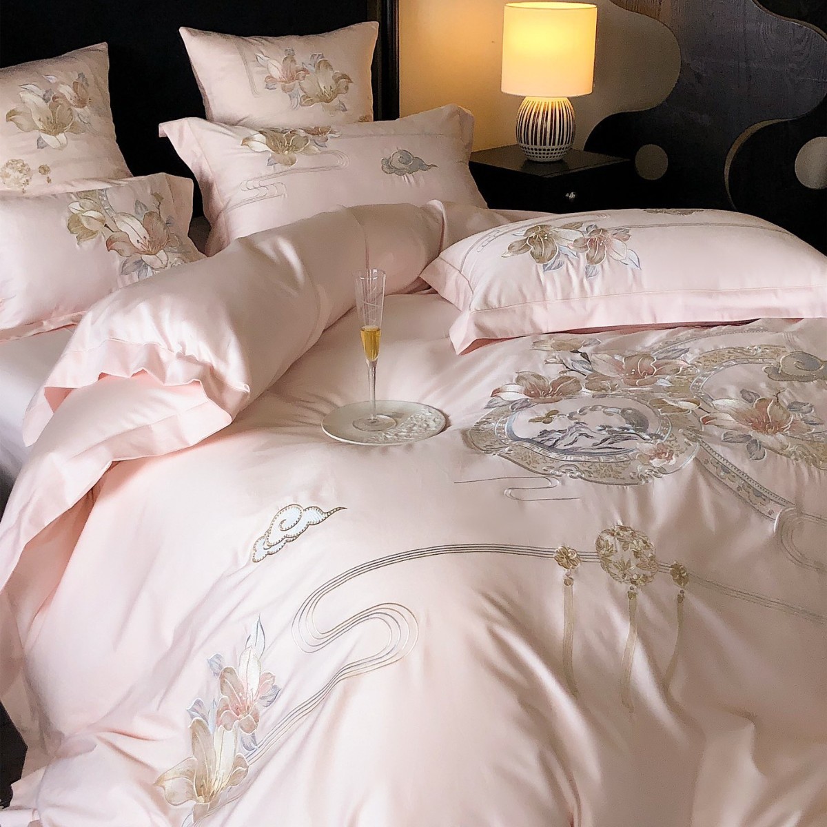 Luksusowy zestaw pościeli w ch – Embroidery Sheet recenzja i cena